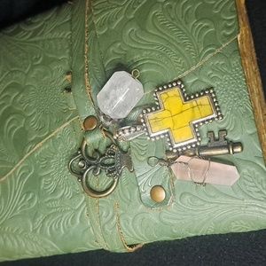3 Pendents